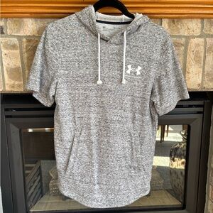 NWOT Under Armour Rival UA Men’s Terry Short Sleeve Gray Hoodie.  Size small.